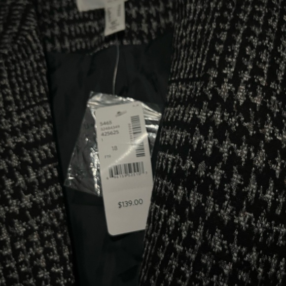 Blazer - Picture 3 of 4